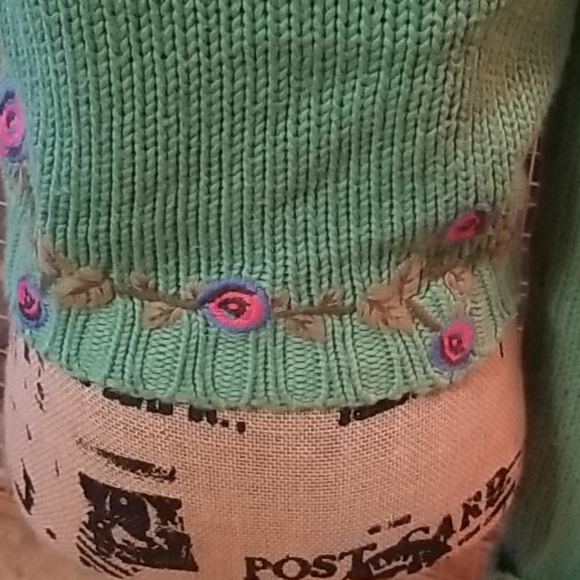 Miss Me Butterfly Crop Sweater - Picture 5 of 9